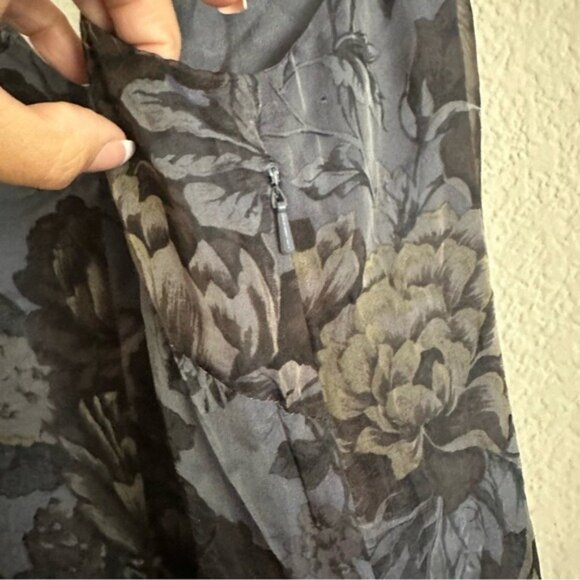 Elegant Black Floral Dress - Picture 9 of 13